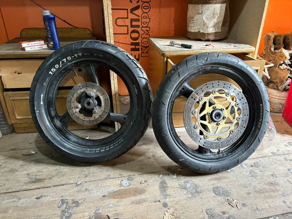 Дорожная резина          .