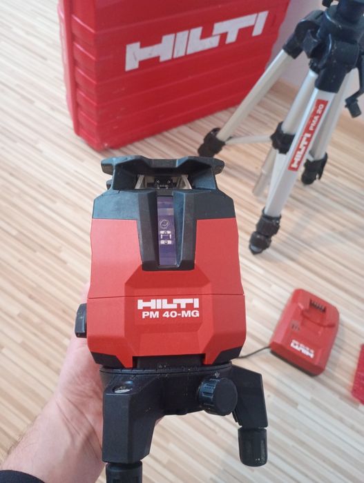 Nivelă laser profesională Hilti
