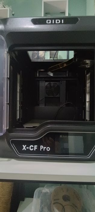 Qidi X-CF Pro împrimantã 3D