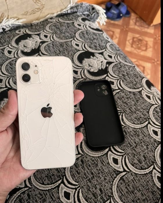 Продам или обменяю IPhone 12