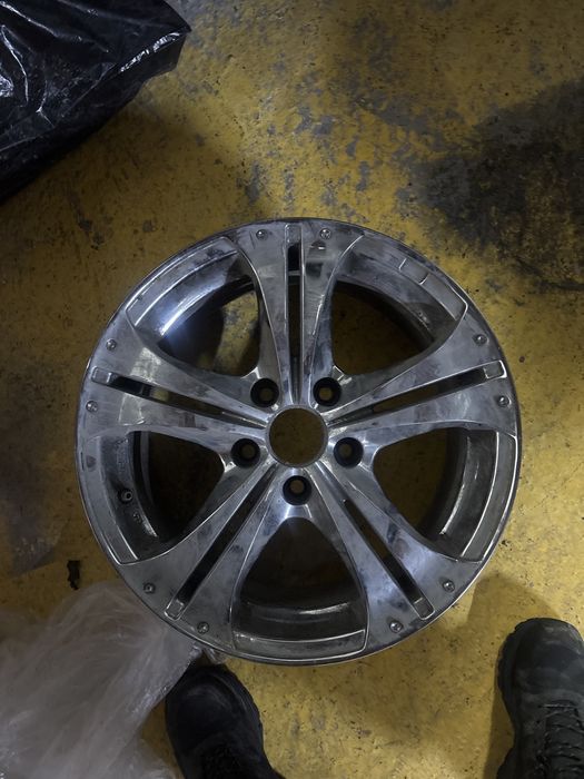 Продам 1 диск р16  на мерседес стоял 5х112