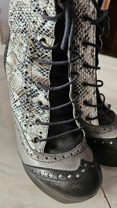 Боти естествена кожа- 80лв.