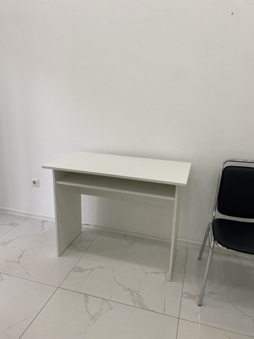 парты (рабочие столы) фирмы IKEA