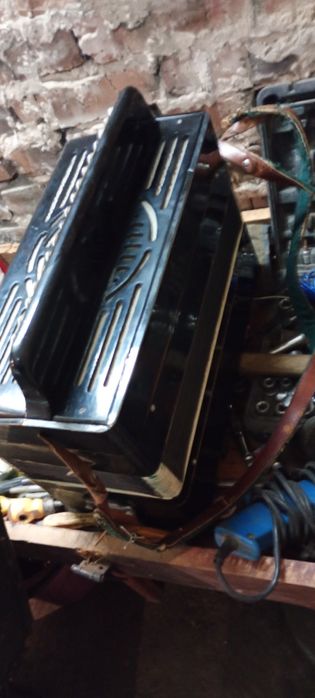 Баян с родным чемоданом