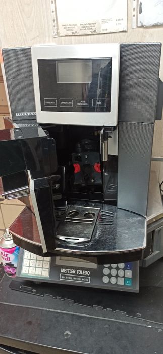 Кафе машина delonghi perfecta titanium