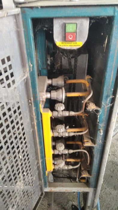 Продавам хлебопекарна машина