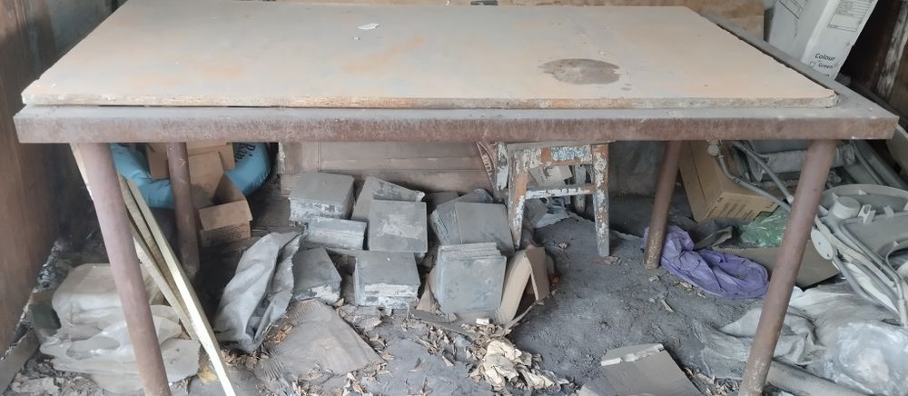 Продам Железный стол