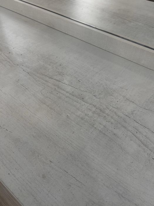 Комод с выдвижными ящиками