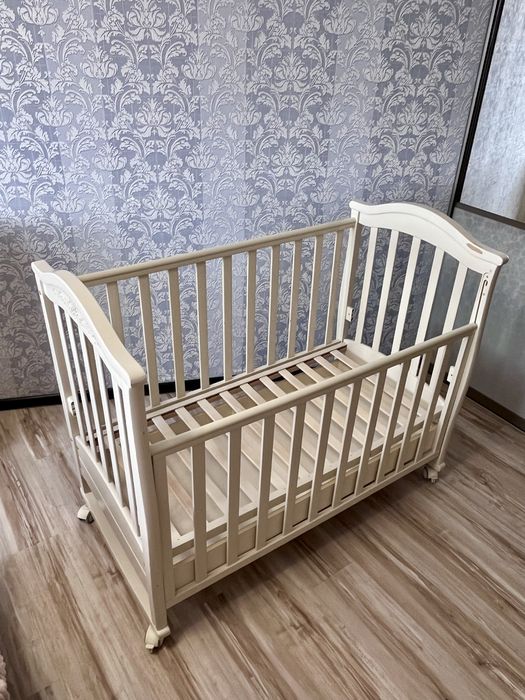 Продам детскую кроватку