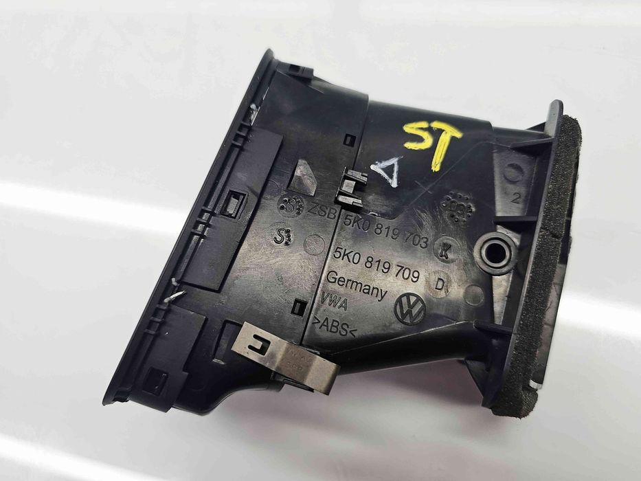 Grila aerisire stanga Volkswagen Golf 6 (5K1) [Fabr 2009-2013] 5K0819
