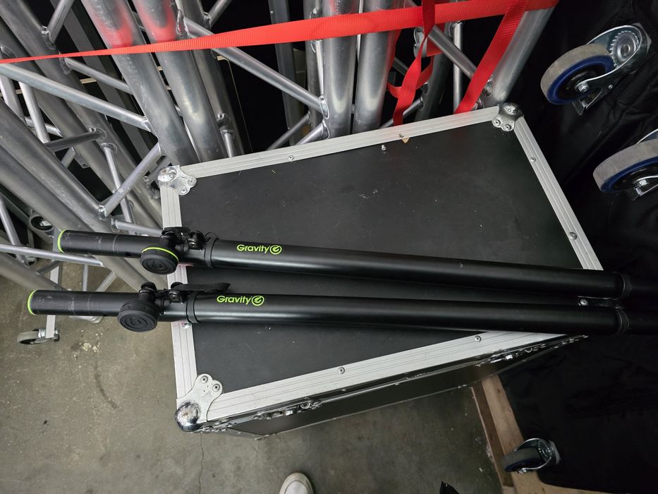 Gravity стойки-пилони