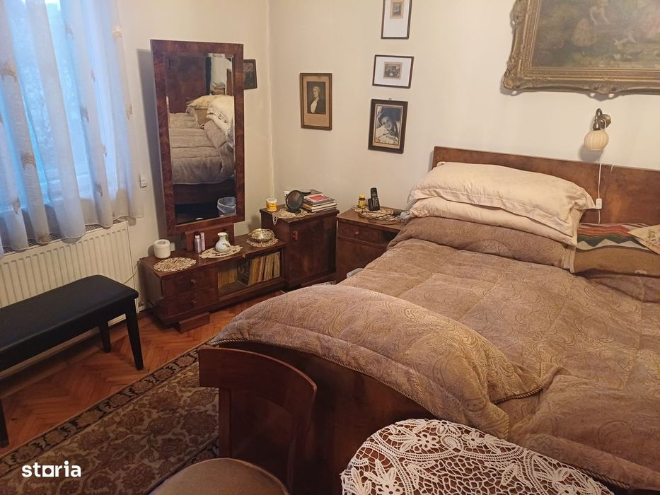 Vand apartament 2 camere in Centru