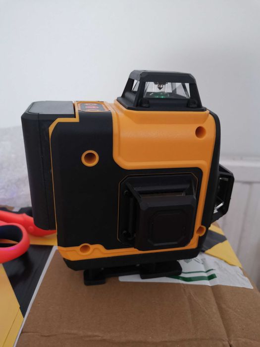 Aparat de nivelat laser cu 16 linii 360 de grade 4 D acumulator