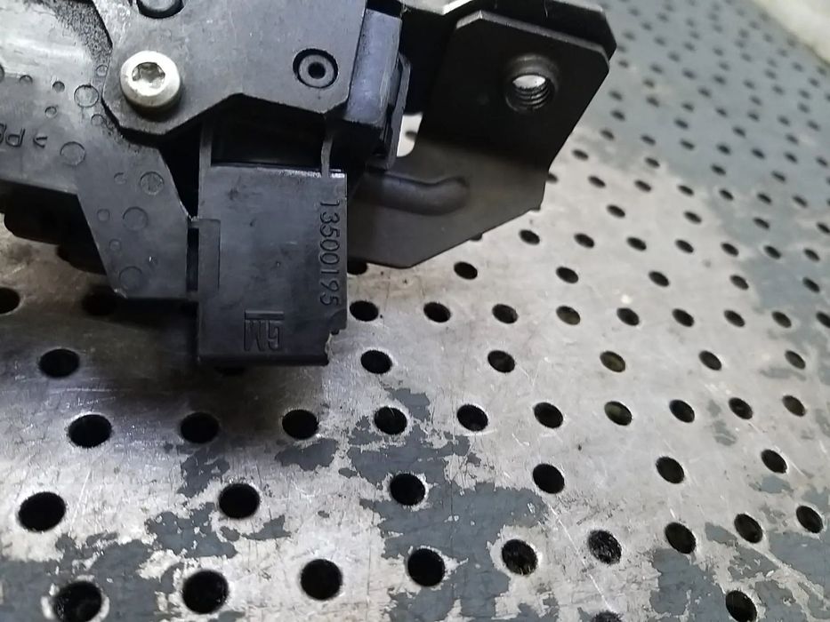 Broasca haion opel astra j 13500195