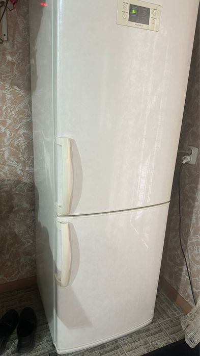 Холодильник продаётся