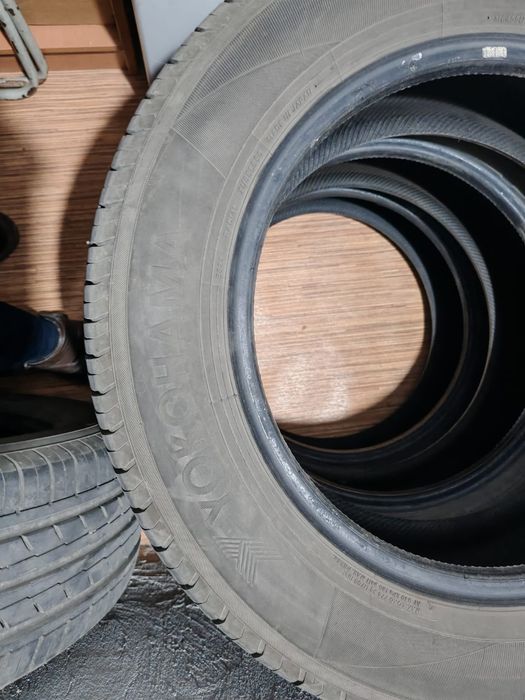 Yokohama  bluearth es32