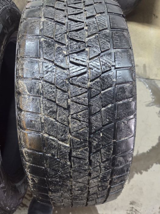 Продам резину 215/55/17