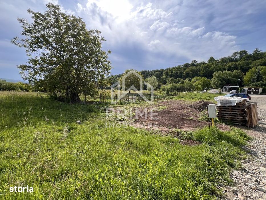 TEREN INTRAVILAN 1164 MP, utilitati pe teren, 2 fronturi stradale, Val
