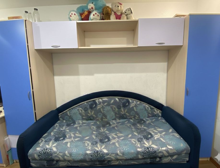 Продаётся спальный гарнитур