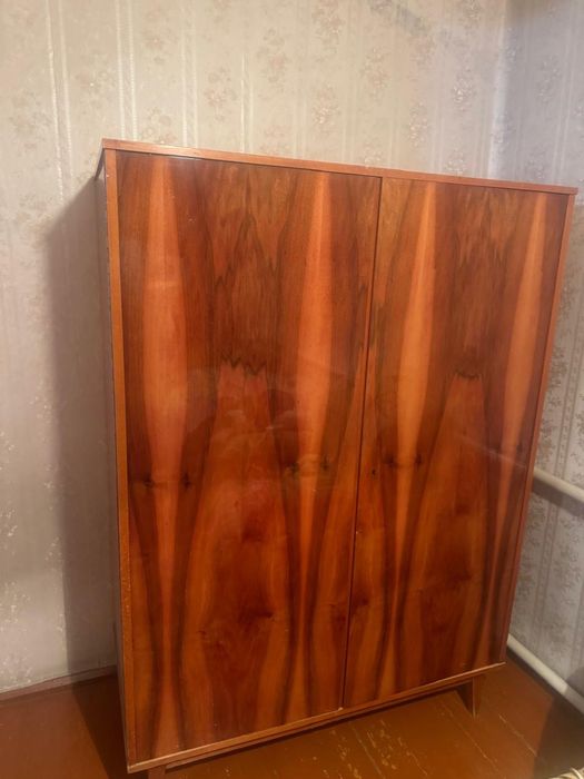 Продам шкаф советский