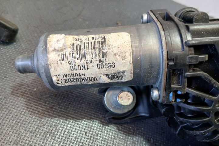 Motoras stergator luneta 98700-1K000 98700-1K000 Hyundai ix20 prima g