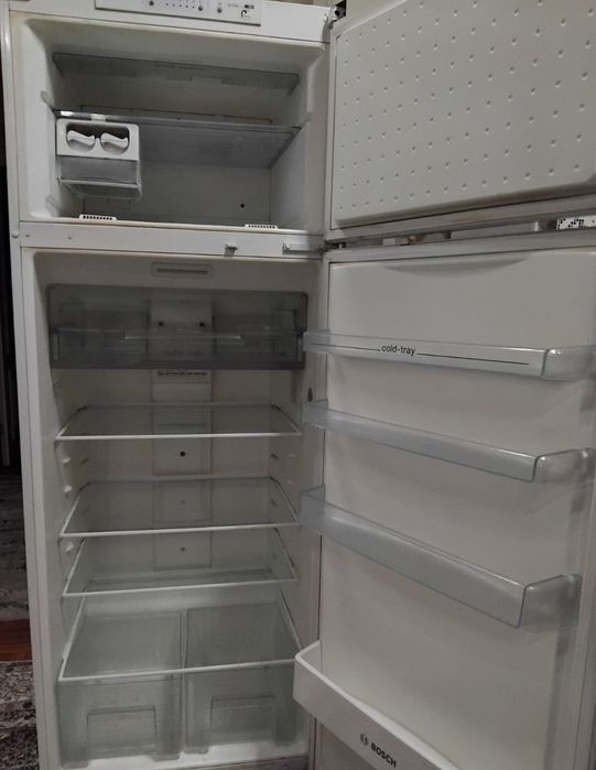 Продается холодильник Bosch.