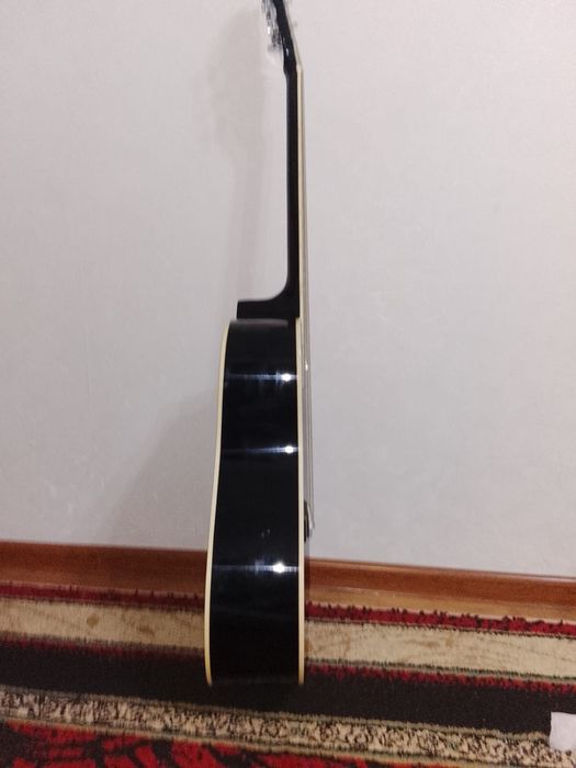 Акулистическая гитара