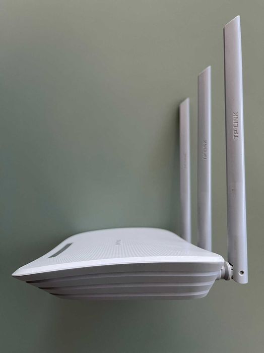 Продавам 300 Mbps wireless N router TP-LINK