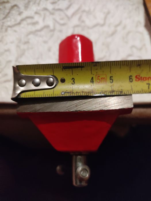 Тиски с креплением на стол.