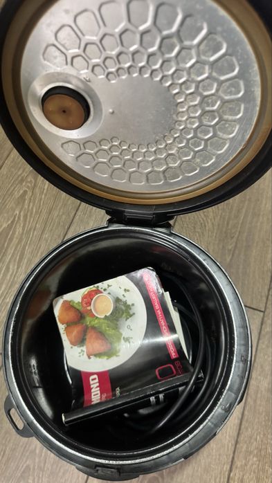 Мультиварка  редмонд