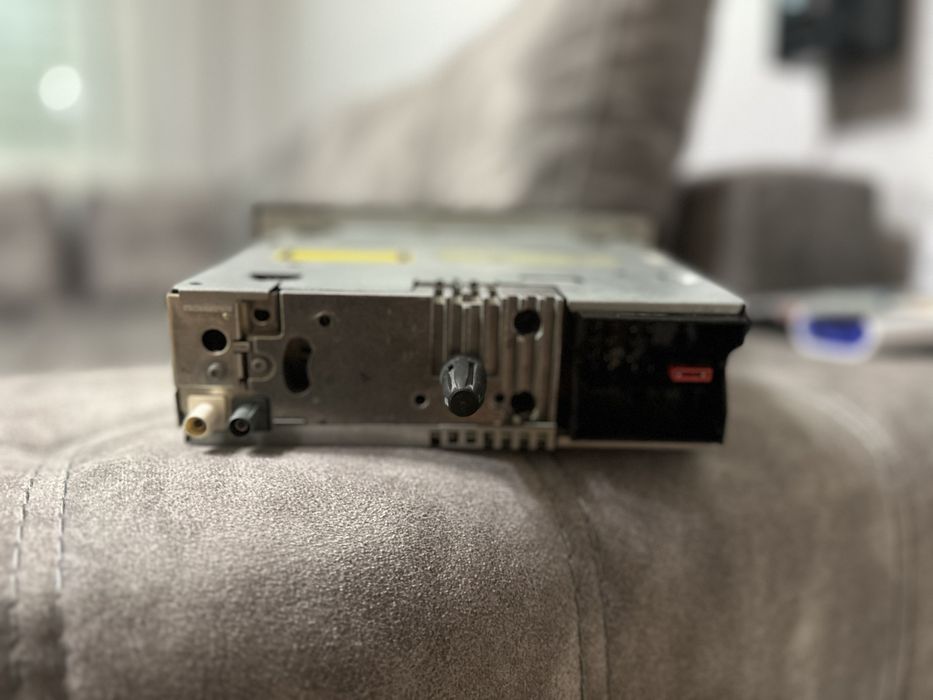 Оригинално радио за Пежо 407