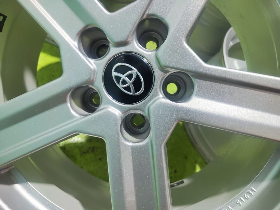 18 5x114.3 Toyota лети джанти 5х114.3 тойота