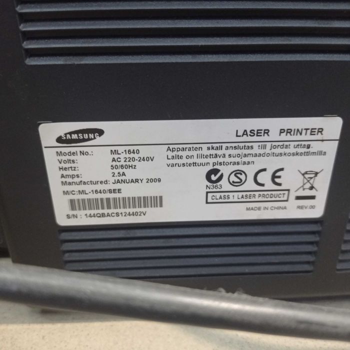 Принтери.Цветен и черно бял.