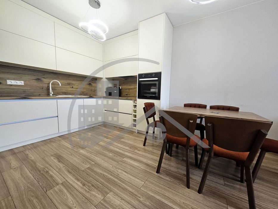 Продава се Двустаен апартамент в к.к. Св.Св. Константин и Елена - 66 кв.м за 2910 €/кв.м - Снимка #1