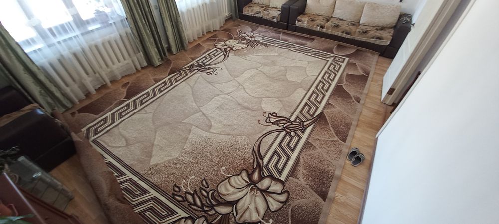 Срочно продаю ковёр большой