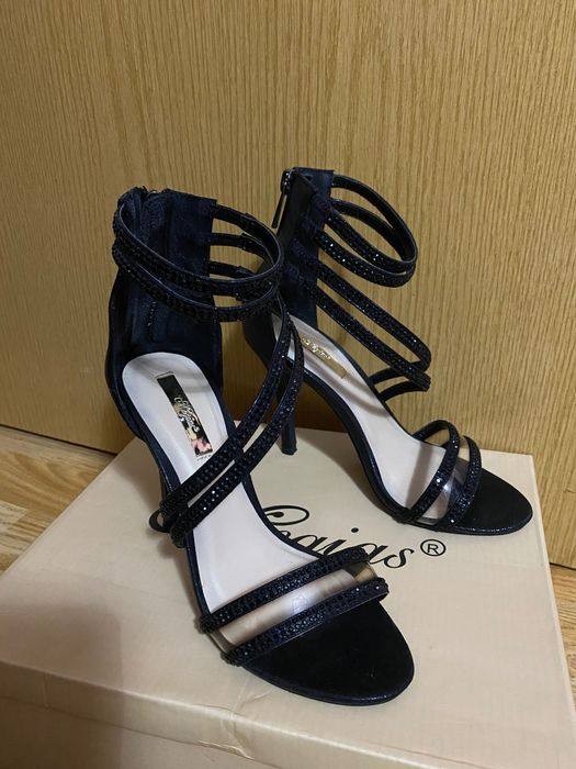 Черни сандали с ток 36