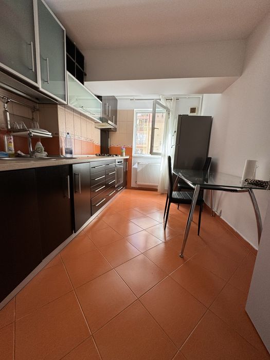 Inchiriez apartament 3 camere modern  VITAN Barzesti