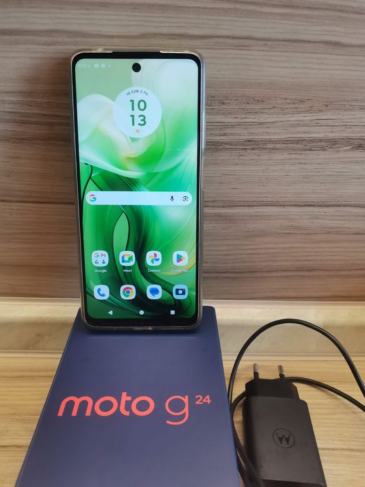 Motorola Moto G24 8GB RAM / 128GB с оригинално зарядно и калъф