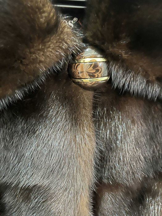 Продам норковую шубу