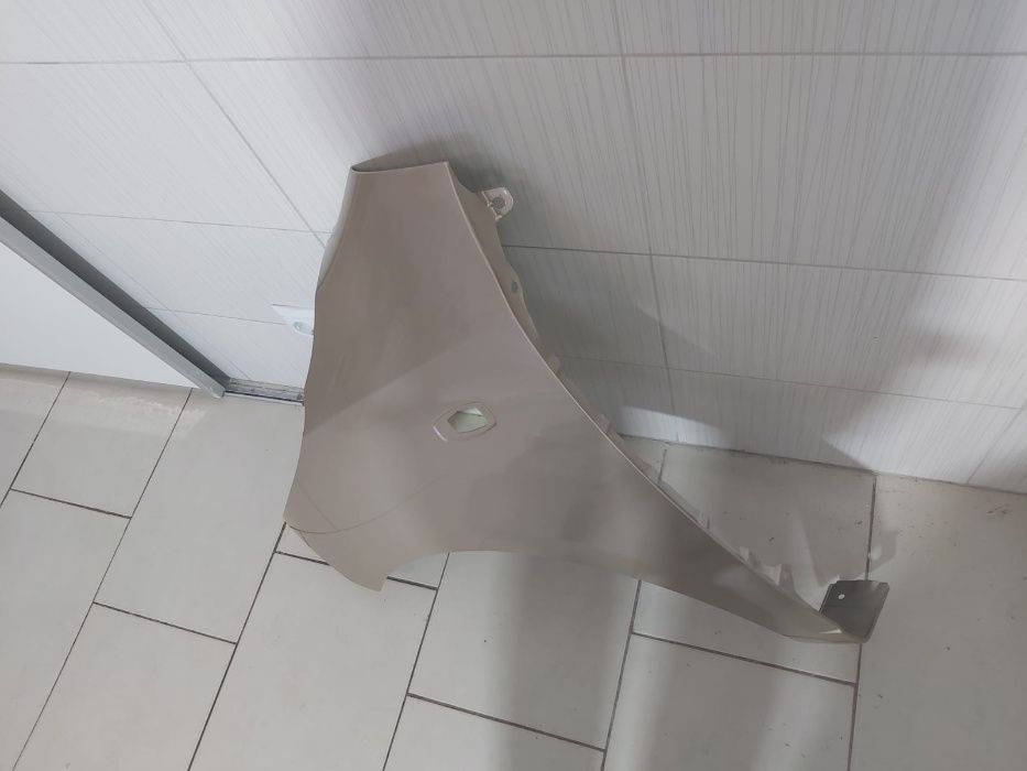Aripa Fata Stanga Hyundai i10 An 2008-2010 (Cod: QZ (Auriu))
