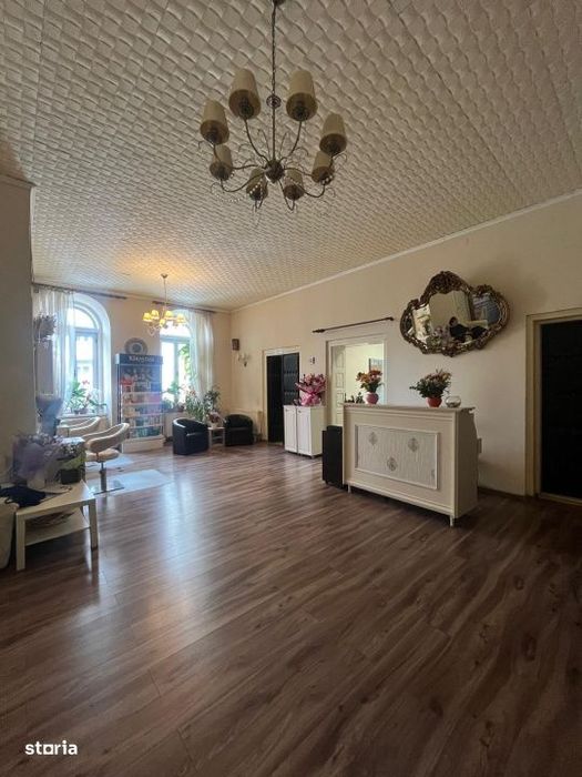 Spatiu comercial ultracentral premium de vanzare, 721 mp util, 1302 mp