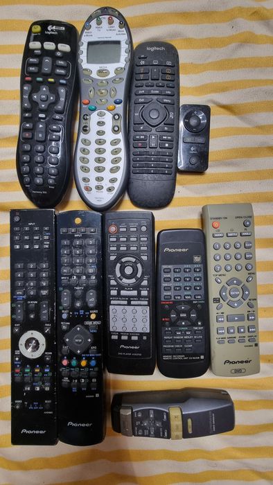 Telecomanda sony, nad, jvc, yamaha, loewe, panasonic, Bose rc-25