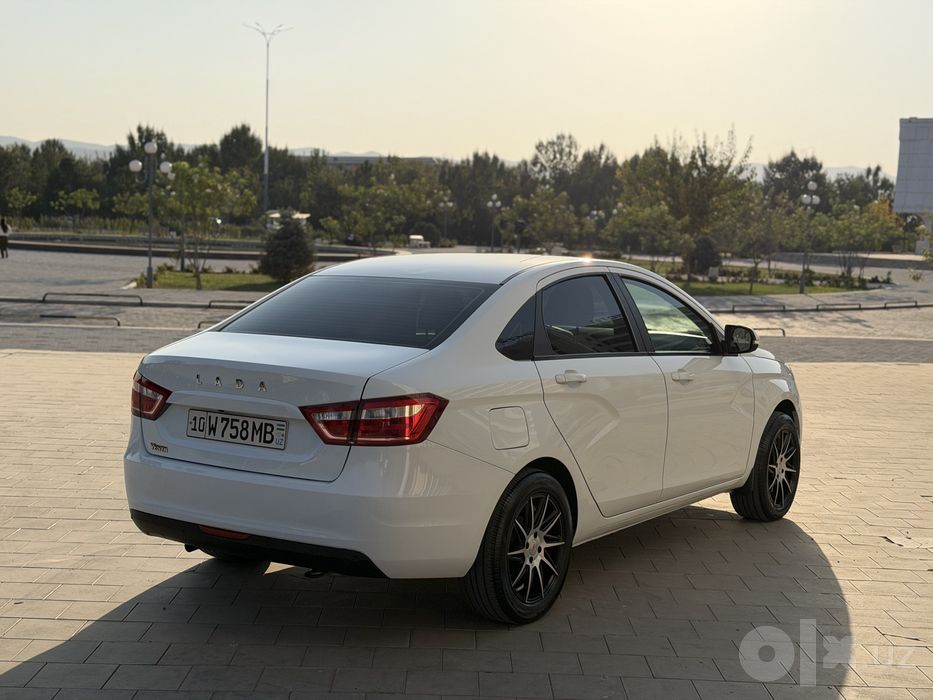 Lada Vesta 1.6 механика фул позиция