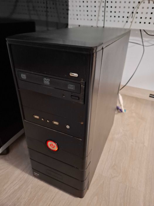 PC cu Monitor LG 21.5 inchi 16:9