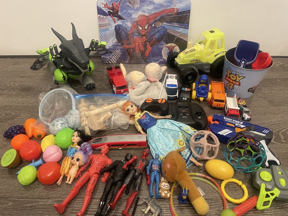 3 пакета игрушек