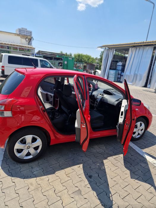Toyota yaris 2011