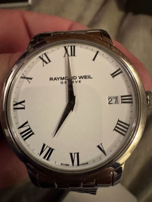 Продавам оригиналния си часовник RAIMOND  WEIL. Слагал съм го 3 пъти
