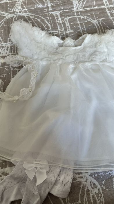 Продам нарядное белое платье