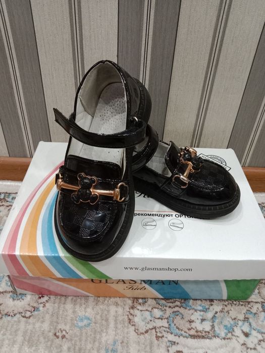 Продам детскую обувь для девочек