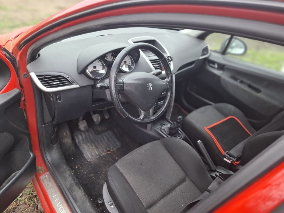 Peugeot 207 break SW motor 1.6 benzina cod motor  5FW